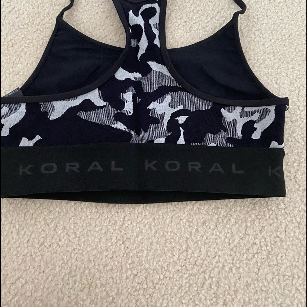KORAL SPORTS BRA LIKE NEW